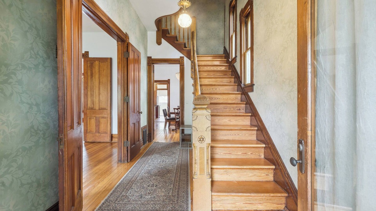 Whittier House | Grand Historic 4 BR, Heart of Denver, 2 blocks to City Park, Easy Parking