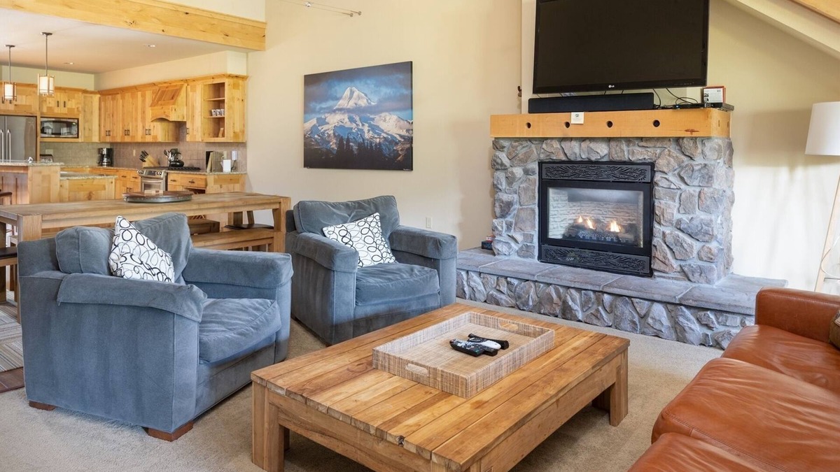 Government Camp House | Grand Lodge 29 at the Official Collins Lake Resort