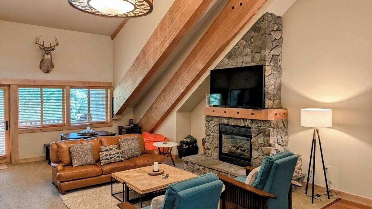 Government Camp House | Grand Lodge 30 at the Official Collins Lake Resort