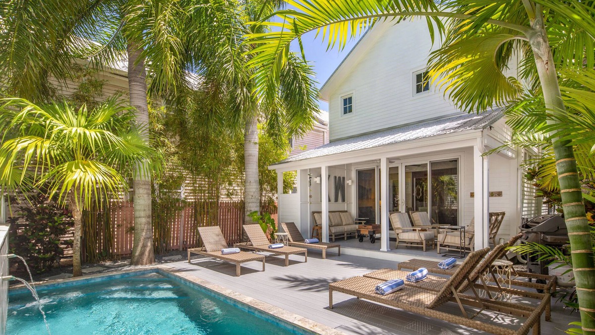 Uptown - Upper Duval House | ~ GRAND MAISON ~ Spacious home on Duval St with pool and 4 ensuite bedrooms.