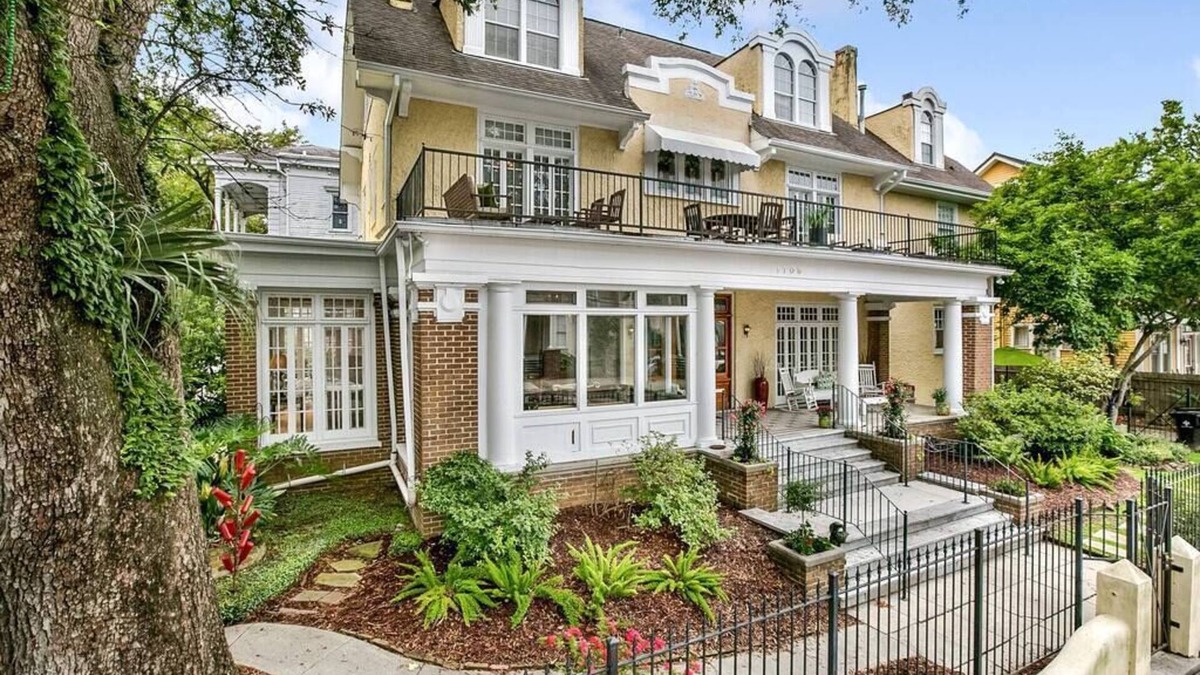 Faubourg Livaudais Bed & Breakfast | Grand Mansion, Garden District, One block to St. Charles Ave, 9 bedrooms