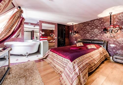 Old Town Apartment | Grand Old Riga Penthouse