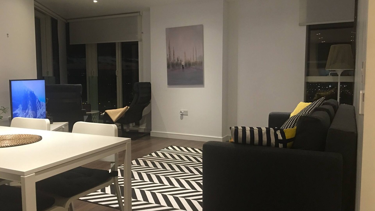 Broad Green Apartment | GRAND PENTHOUSE APARTMENT*