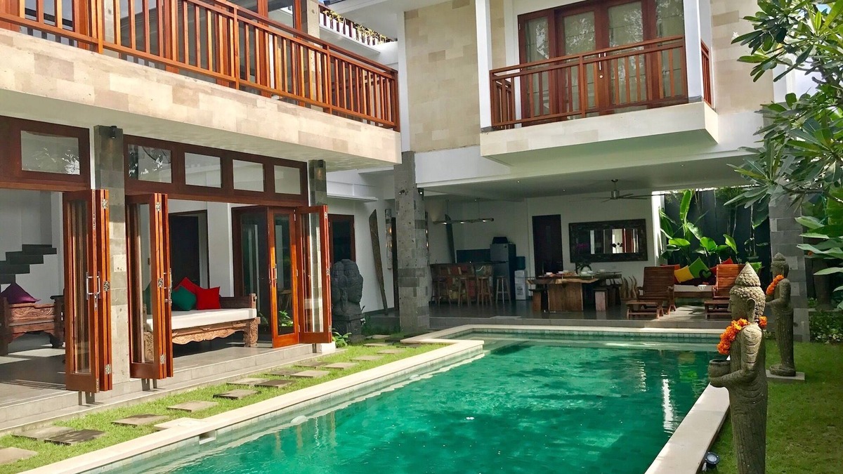 Petitenget Villa | Grand proportions, stunning villa walking distance to the best of Bali