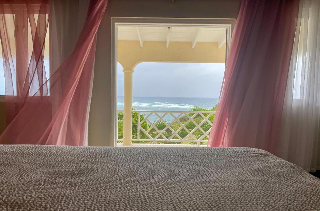 Marley Vale House | 'GRAND RIVEIRE' Private Room with Ocean View