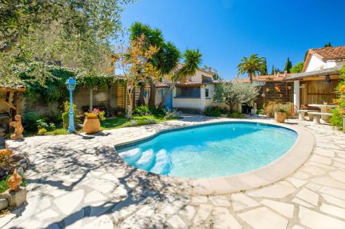 Cagnes-sur-Mer Apartment | Grand studio Bougainvillée