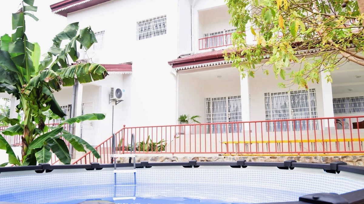 Kribi Apartment | Grand Studio Résidence Créolia Avec Terrasse, Jardin et Piscine