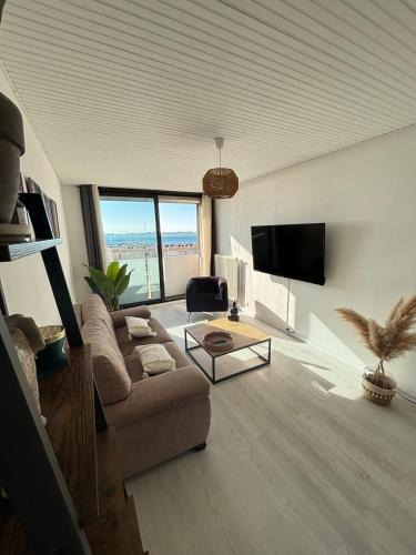 Balaruc-les-Bains Apartment | Grand T2 cosy et lumineux face à l'étang