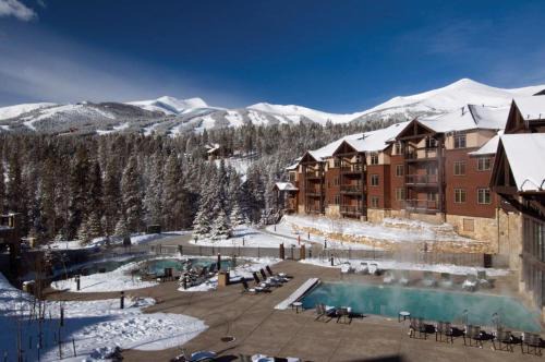 Four O'Clock Resort | Grand Timber Lodge