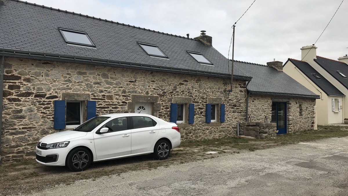 Plomodiern House | Grande Maison Rénovée, à 5 Minutes de la Plage !