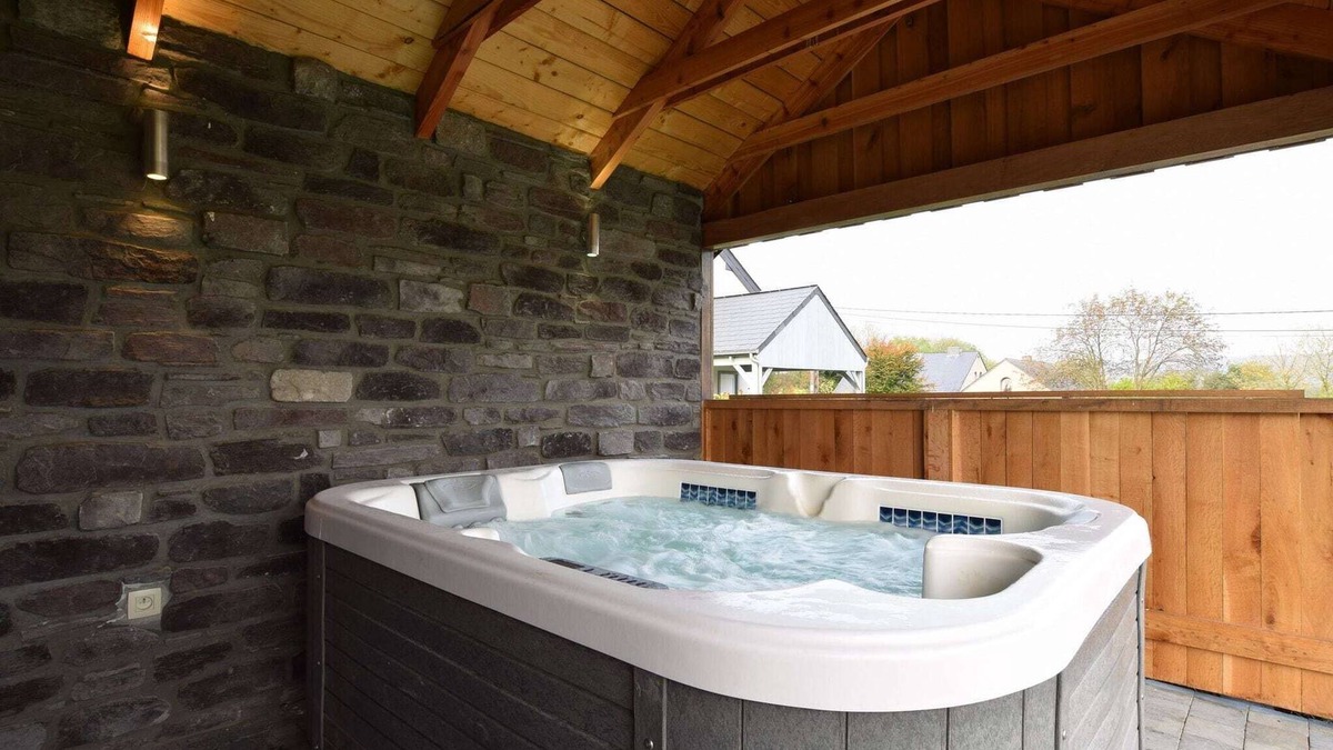 Bohon Villa | Grandeur Villa with Sauna & Jacuzzi in Durbuy