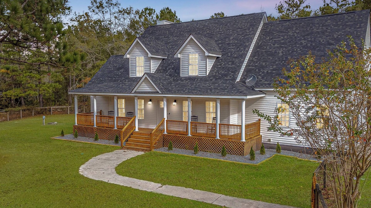 Burgaw House | Grandma's Farm on 6 acres with Barn and River Access