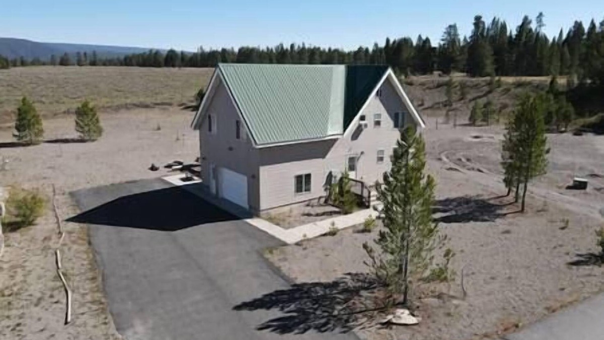 Island Park House | Grandview Lodge-20 minutes to YNP, Sleeps 14-Wifi
