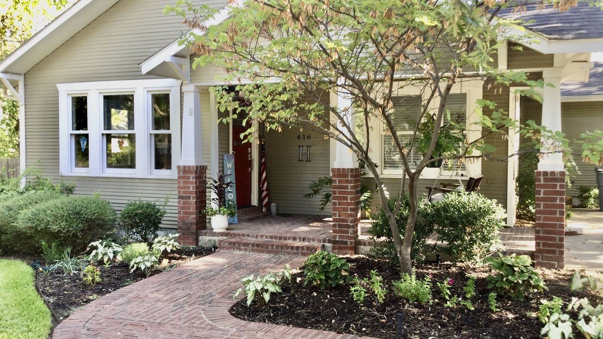Historic Downtown Grapevine House | Grapevine - Walk To Historic Mainstreet