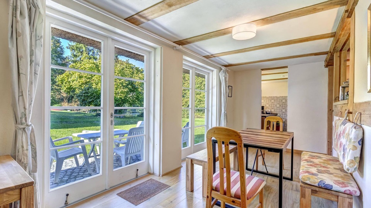 Lassan Apartment | Gray Kate-large apartment for up to 7 people; sep. SZ, kitchen, garden - cottage at the swan pond
