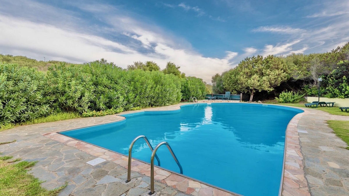 Stintino Villa | Graziose Ville con A.C e piscina comune
