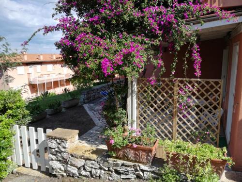 Capo D'arco Apartment | Grazioso appartamento con piccolo giardino