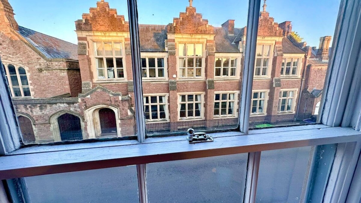 Monmouth House | Grd 2 listed Georgian Town House