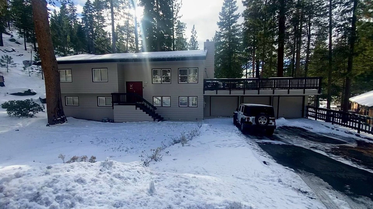 Tahoe Village House | Gre3/4 mi. from HEAVENLY NV LIFTS!nCasinos & Event Ctr.-3 mi.! Sleeps 12