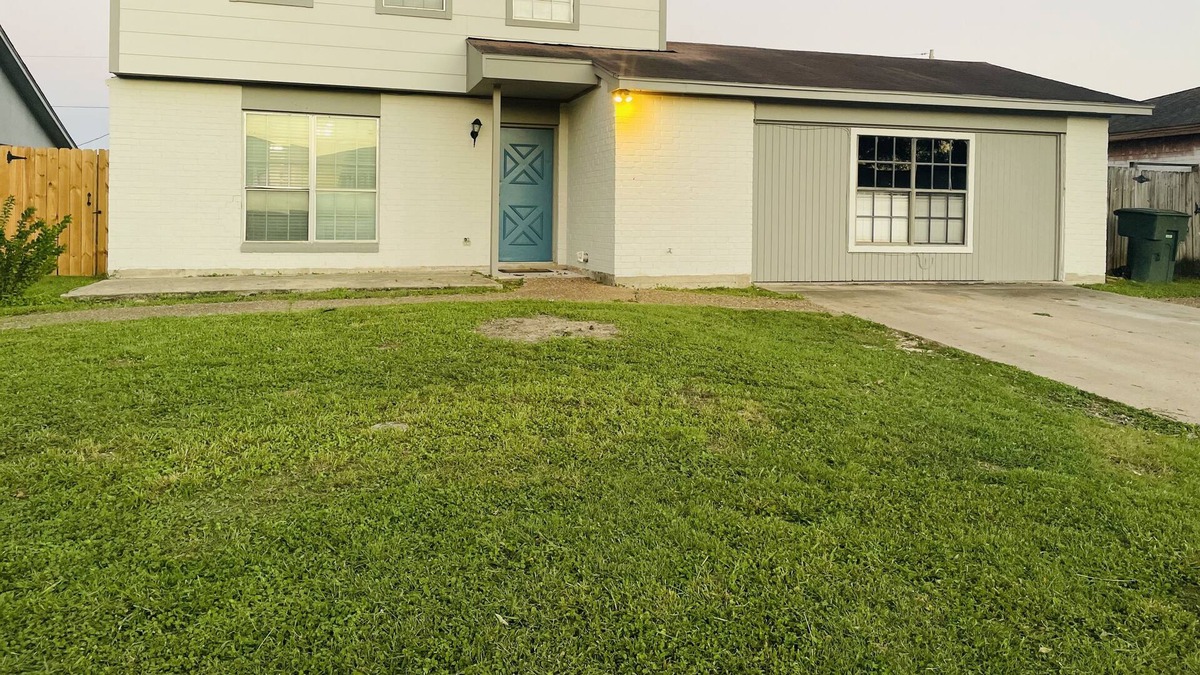 Harlingen House | Great 2 story home for a getaway. Harlingen Tx