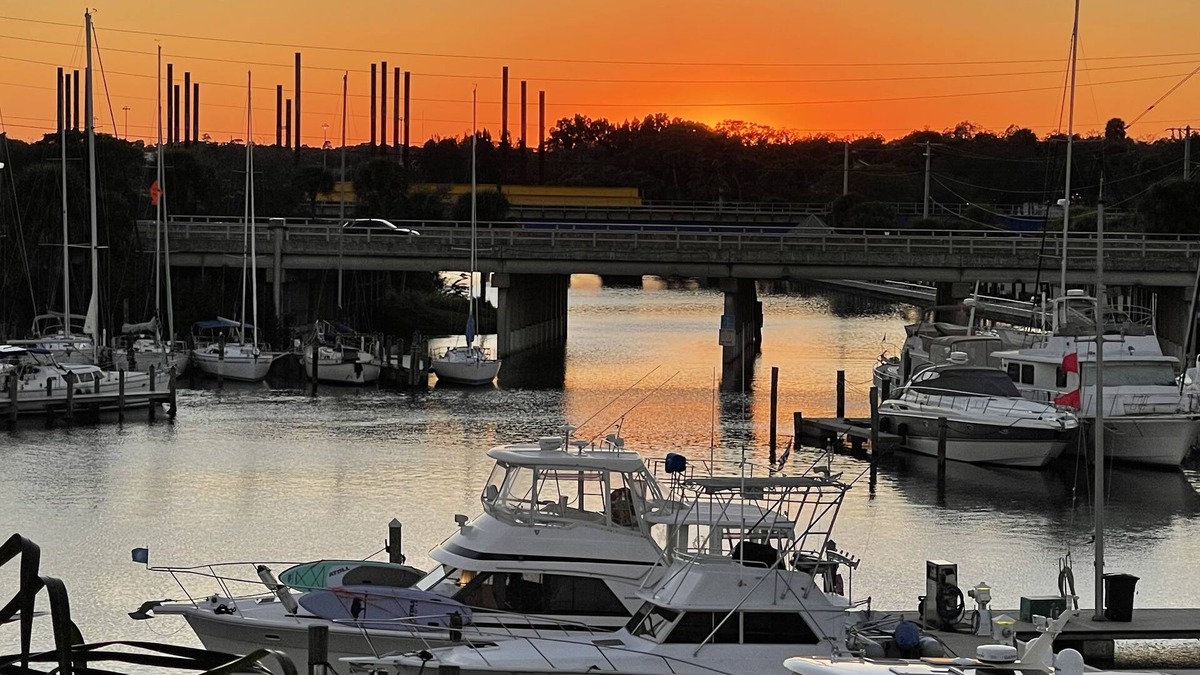 Historic Downtown Melbourne Condo | Great 2BR + condo at Melbourne Harbor 3,500/month