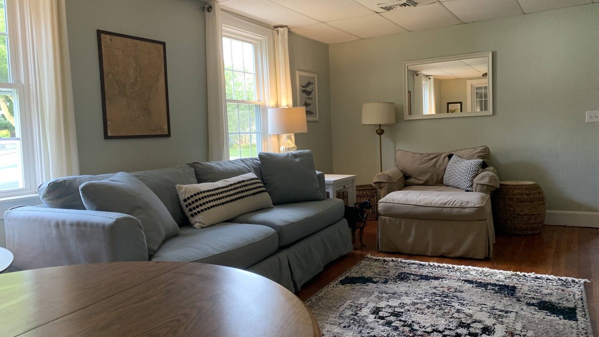 Snug Harbor House | Great 3 Bed Beach House 1 Mile from East Matunuck State Beach!