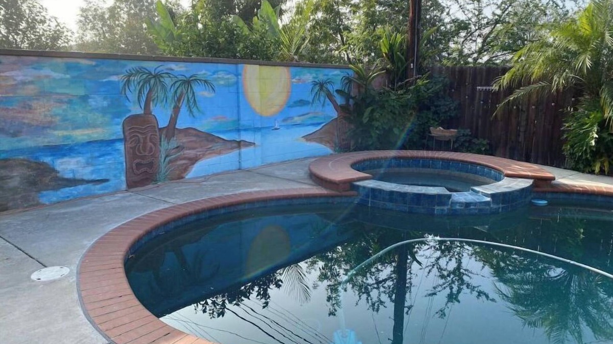 Fullerton House | Great 3 bedroom 2 bath single family home close to Disneyland.