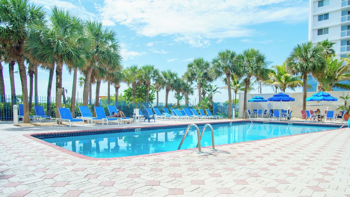 North Beach Hotel | Great Amenities & Location! 2 Great Units, Close to Art Deco, Port of Miami