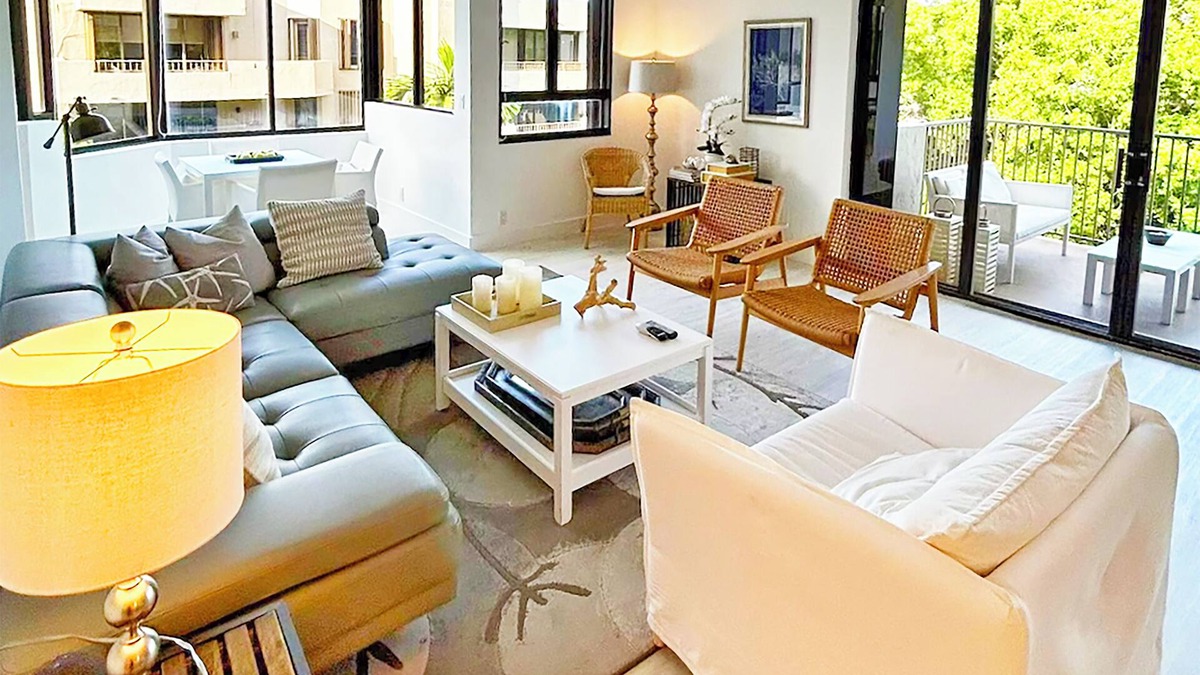 Key Biscayne Condo | Great Apartment on Key Biscayne, in an exclusive condo with private beach access