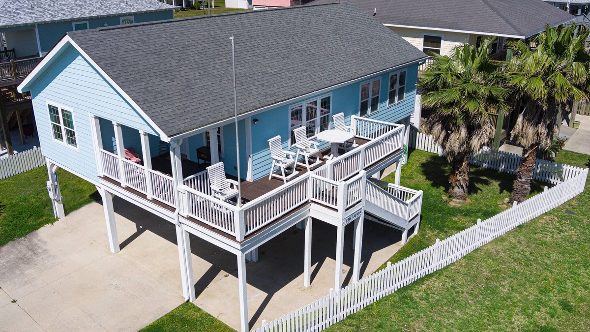 Port Bolivar Cottage | Great Back to School Dealsl! 4 minute walk to beach!