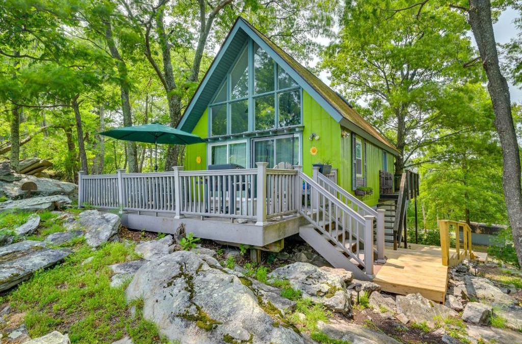 Great Cacapon House | Great Cacapon Cabin with Mountain Views