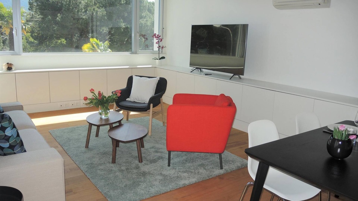 Muralto Apartment | Great city apartment in a prime location right on the lake promenade