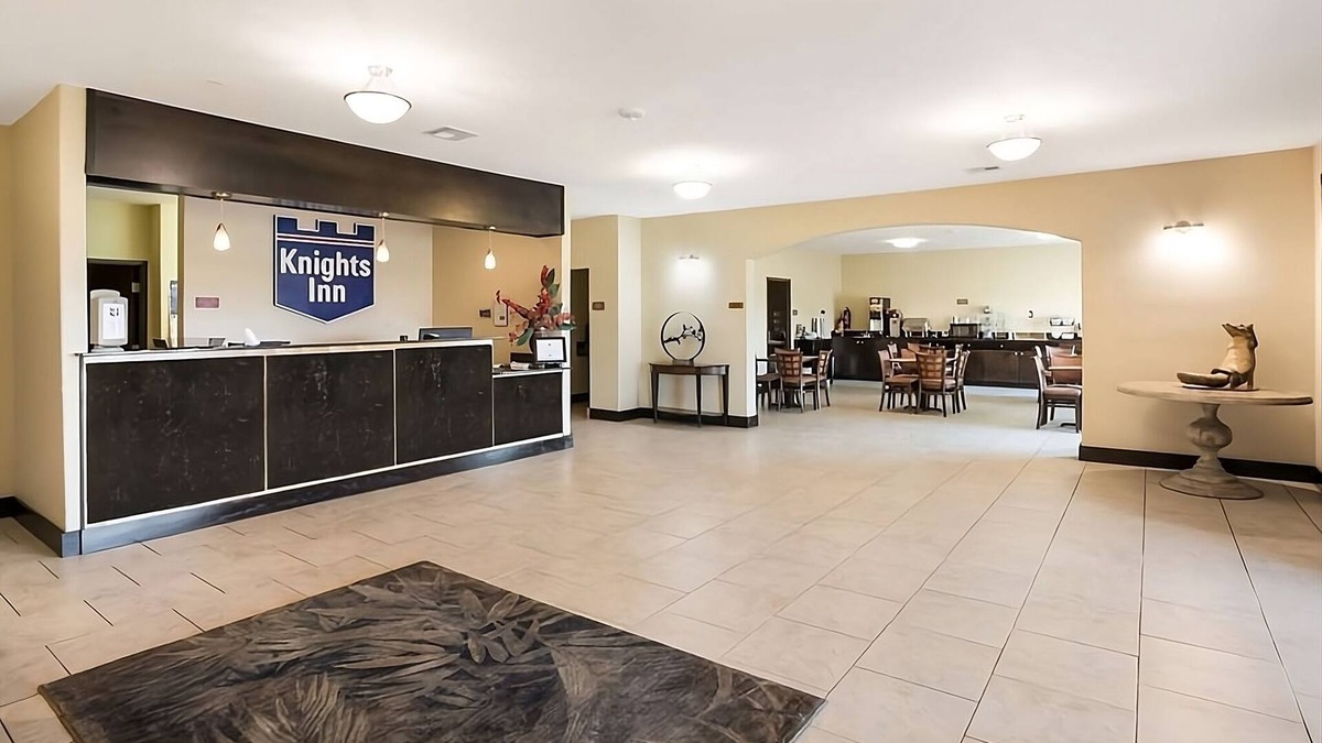 Saint Landry Hotel | Great Deals at Knights Inn Bunkie! 4 Units, Pool, Free Breakfast, Free Parking!