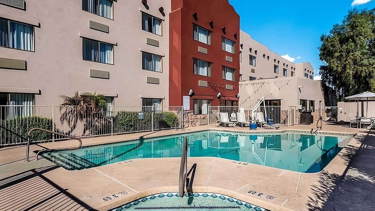 Palm Valley Hotel | Great Escape in Red Lion Inn & Suites Goodyear Phoenix! Parking, Breakfast, Pool