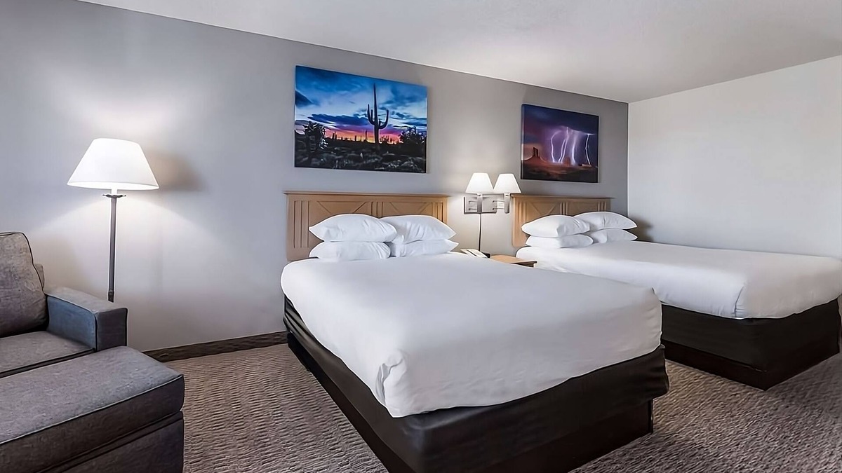 Palm Valley Hotel | Great Escape in Red Lion Inn & Suites Goodyear Phoenix! Pool, Gym, Breakfast