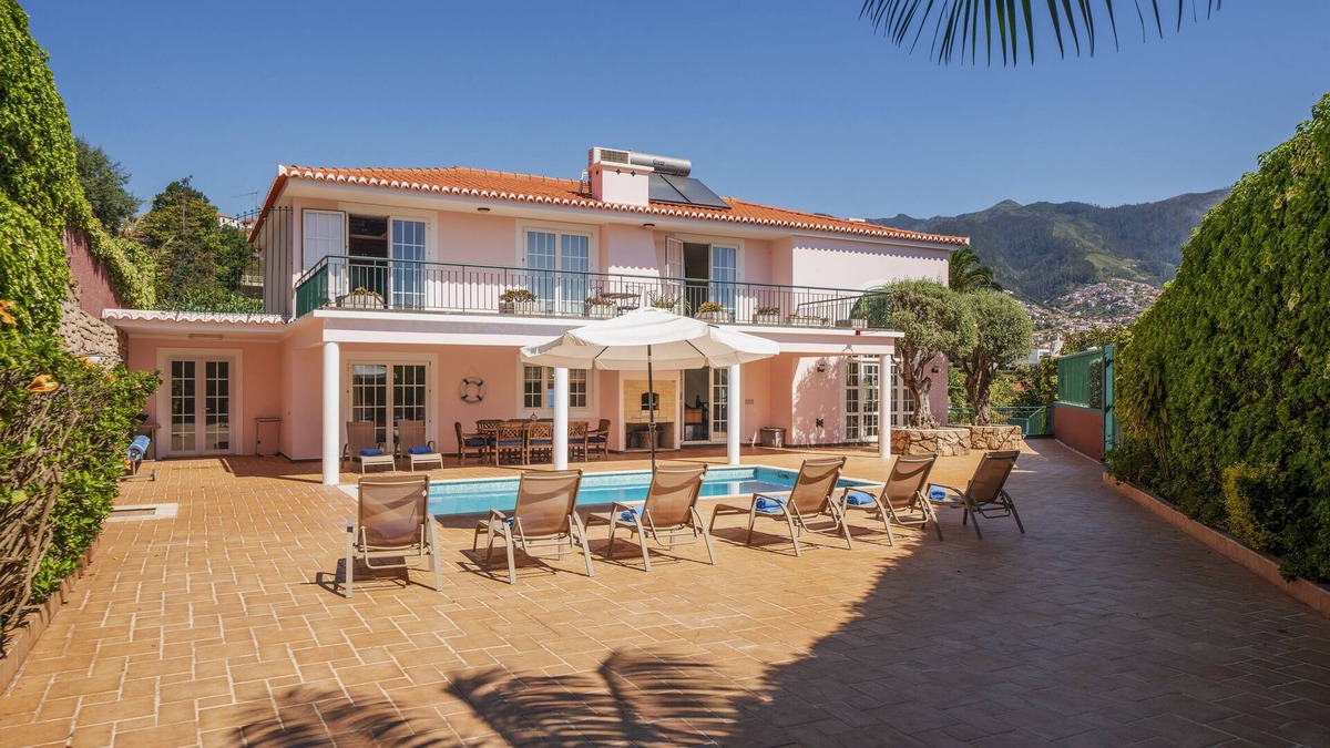 Sao Martinho Villa | Great family villa in Funchal | Casa Petronella