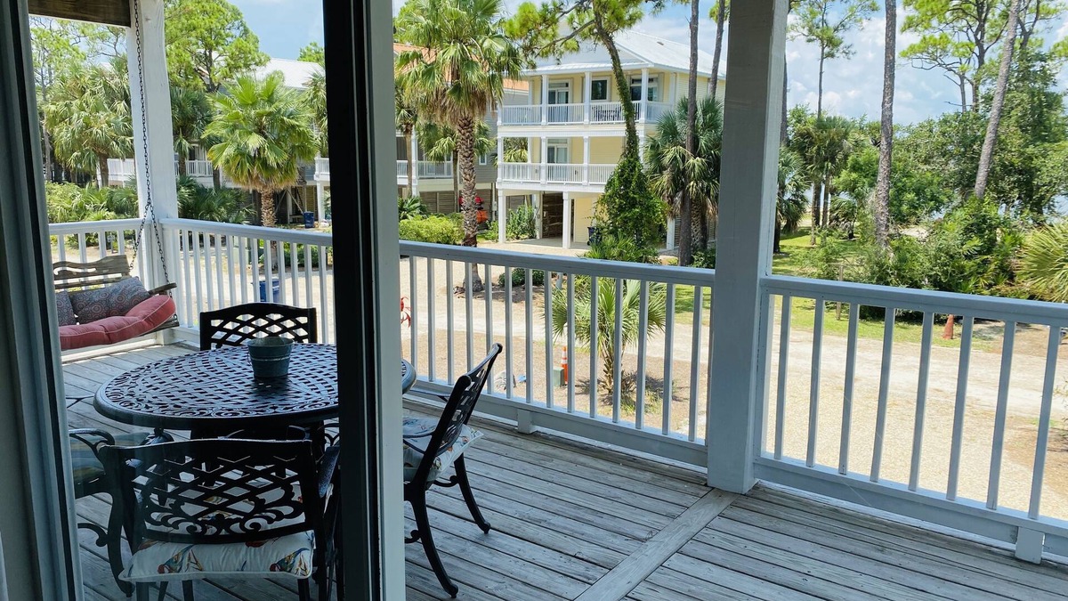 Magnolia Bluffs House | Great fishing and Family friendly, Community Pool, Close to Beach