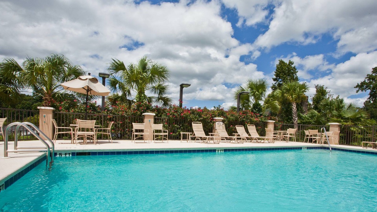 Tallahassee Condo | Great for Business Travelers! Free Breakfast + On-Site Business Center