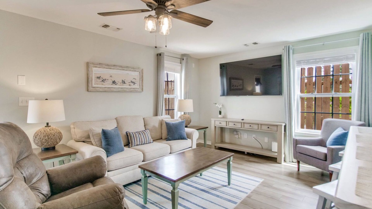 Ono Island House | Great for Families|KingBeds|Pets|5 Mins from Beach