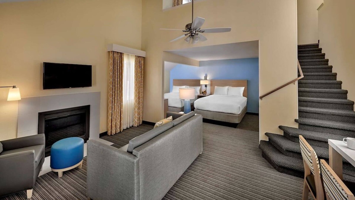 Crestline Heights House | Great for Groups! 2 Spacious Units, Kitchen, Pool, FREE Parking & Breakfast!