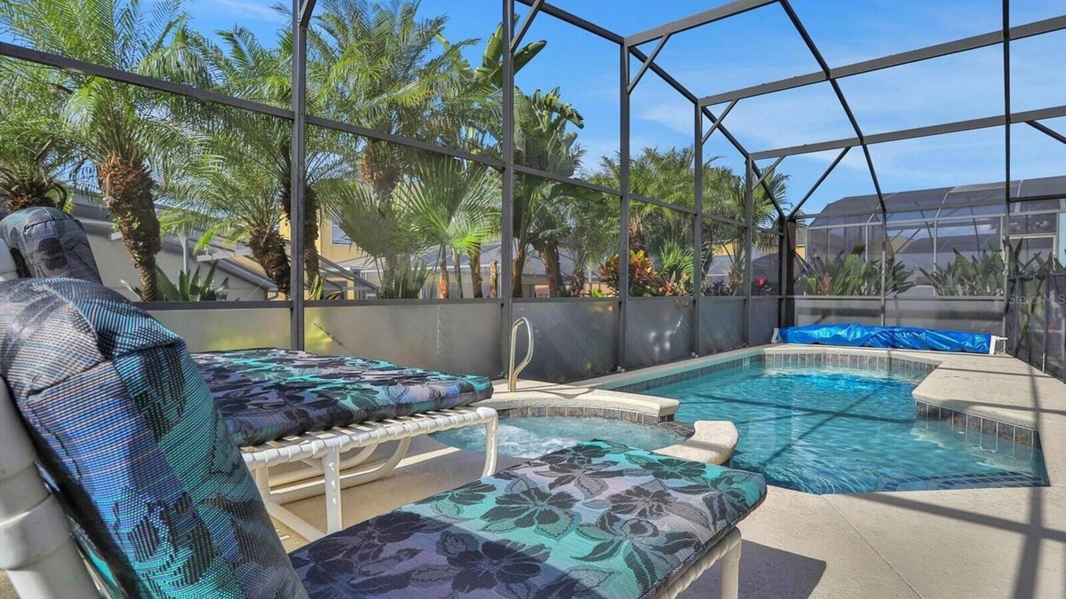 West Kissimmee House | GREAT GAME ROOM, 4B/3B, & Sleeper sofa, POOL/SPA, 2 MASTERS, 4 MILES TO DISNEY