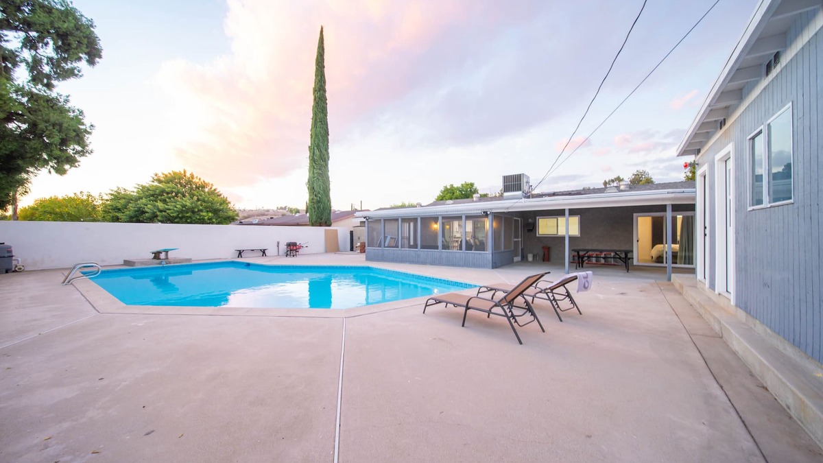 Canyon Country House | Great getaway close to Castaic Lake, Six Flags.