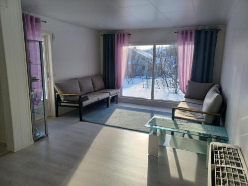 Skjervoy House | Great Guest House Natalie's