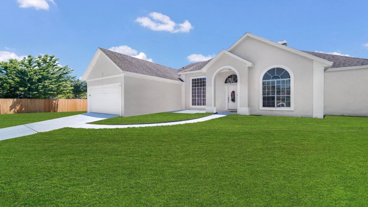 Fairvilla House | Great home with a very large pool to enjoy with the whole family.