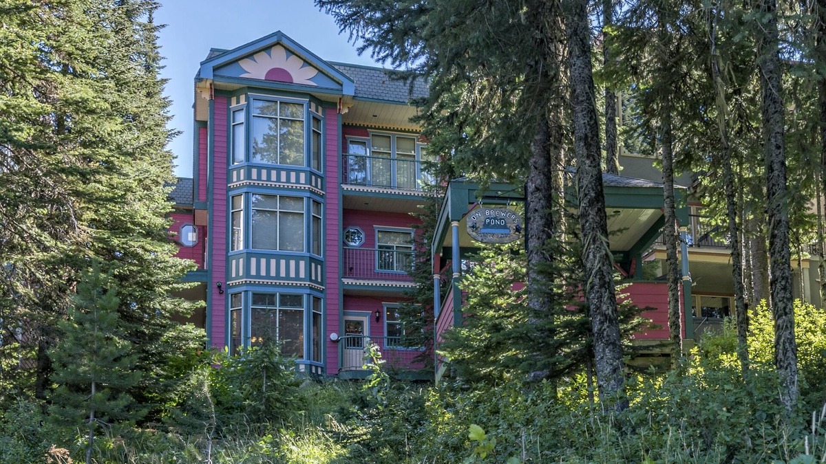 Silver Star Mountain Apartment | Great Location close to village and pond, Semi-Private- Hot Tub-Pet Friendly