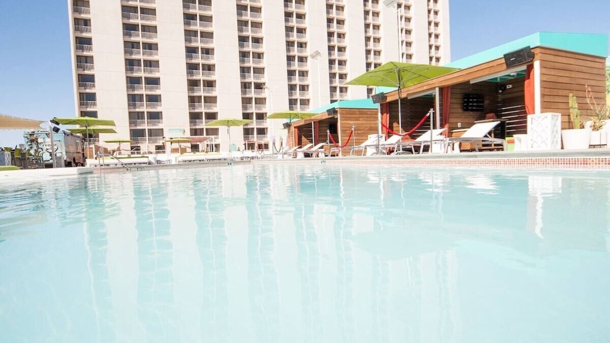 Downtown Las Vegas Hotel | Great Location! 2 Convenient Units, Fremont Street is Right Across The Street