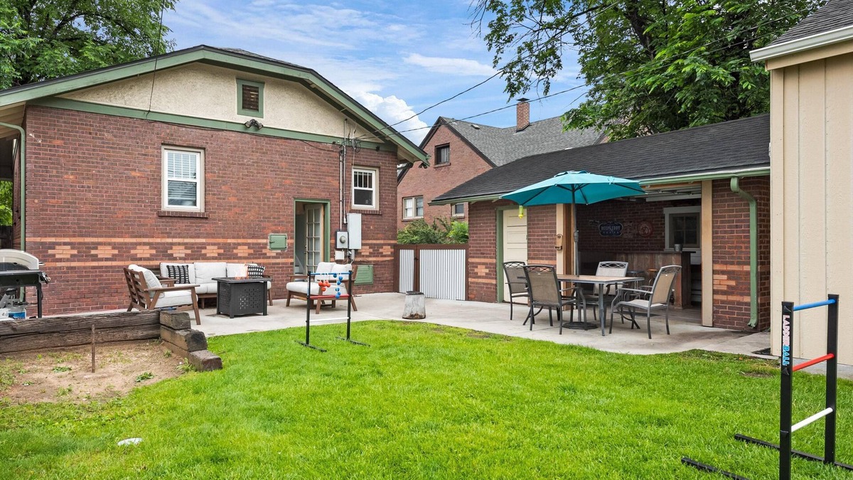 Platt Park House | GREAT LOCATION! 3 min to DU-10 min to downtown/gameroom/wifi/firepit/4 bedrooms