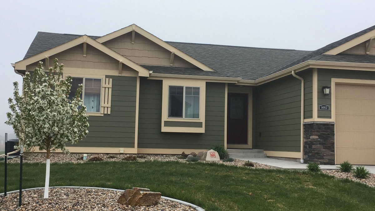 Piedmont House | Great location and house with open floor plan