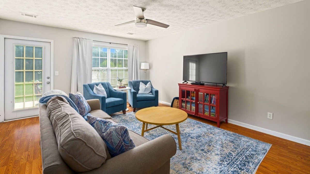 Auburn Condo | Great Location! Campus 2 MI, Tiger Town 8 MI, JordanHare 2.2 MI RTJ Golf 8.4 MI