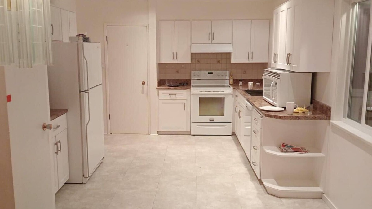 Guildford House | Great Location, Family Room for 6 Near Guildford Town Center, Surrey!